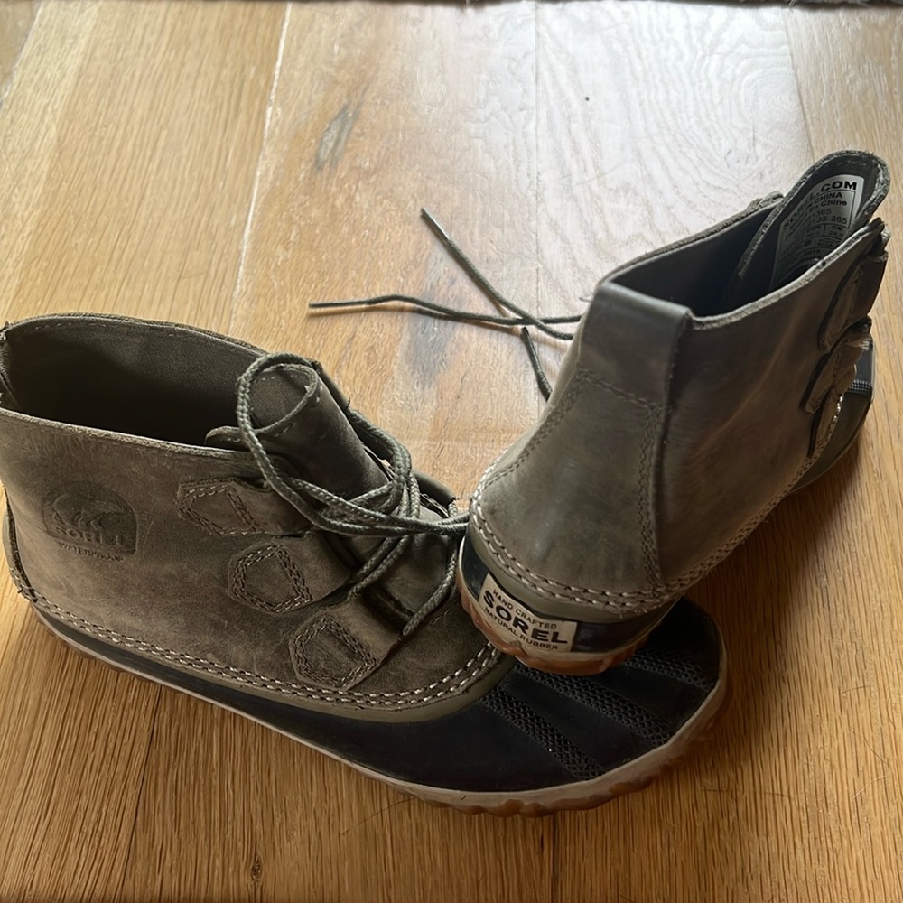 Sorrel Classic Out & About Duck Boot Size 7.5 Womens